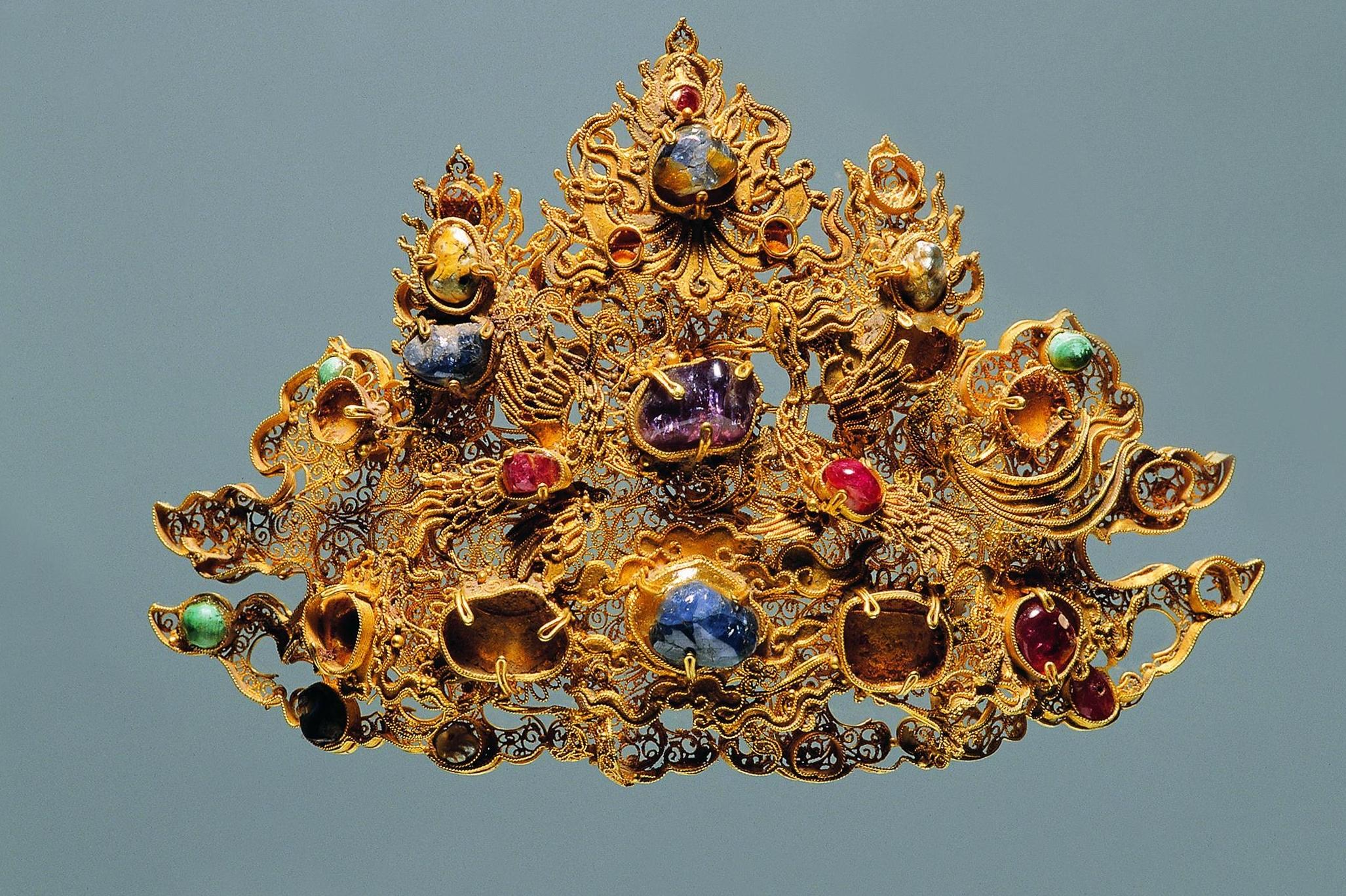 跟着明代女子做发型 戴上它诠释极繁之美