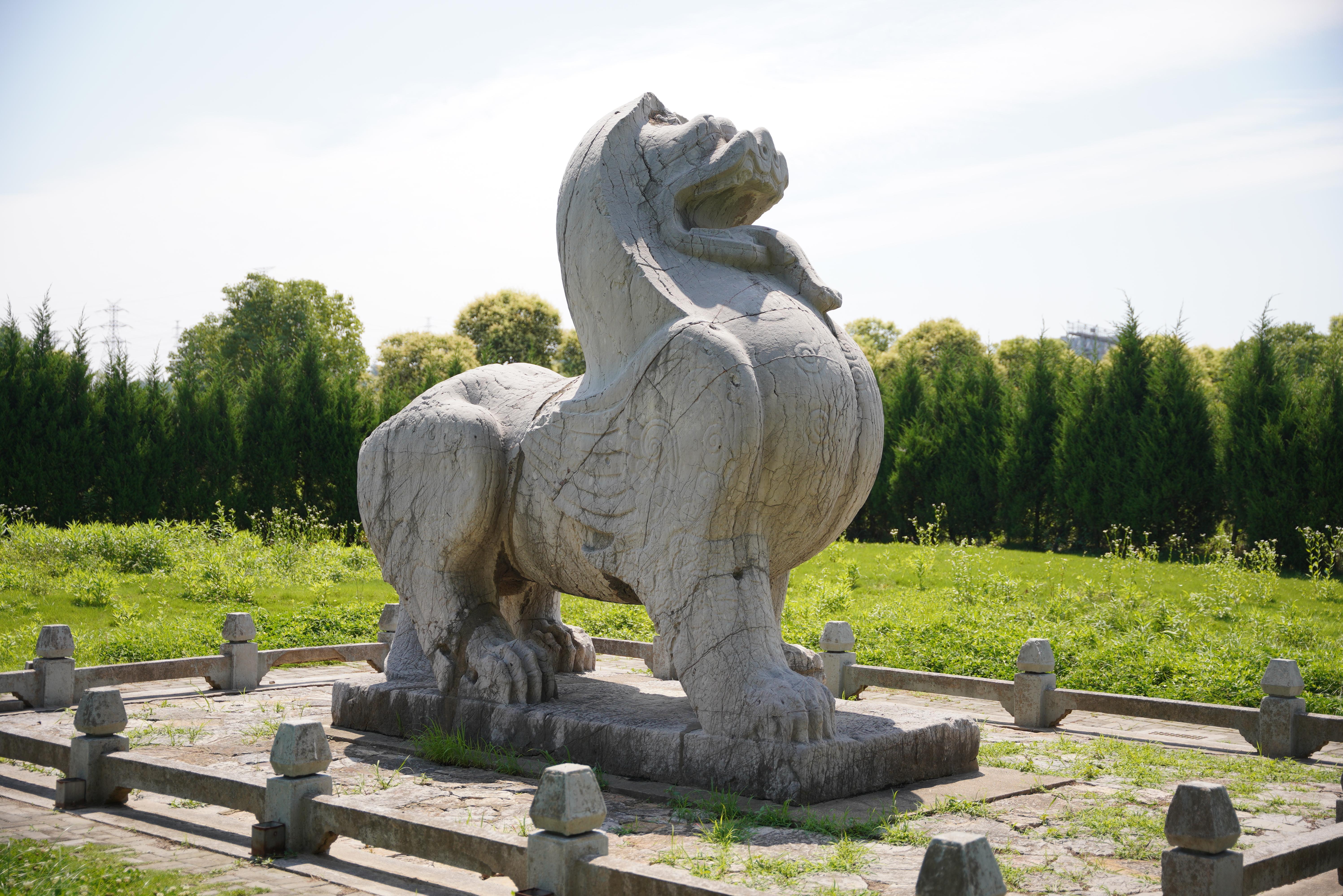 攀爬罚款200元起步，南京镇江联合保护南朝陵墓石刻新规3月起施行